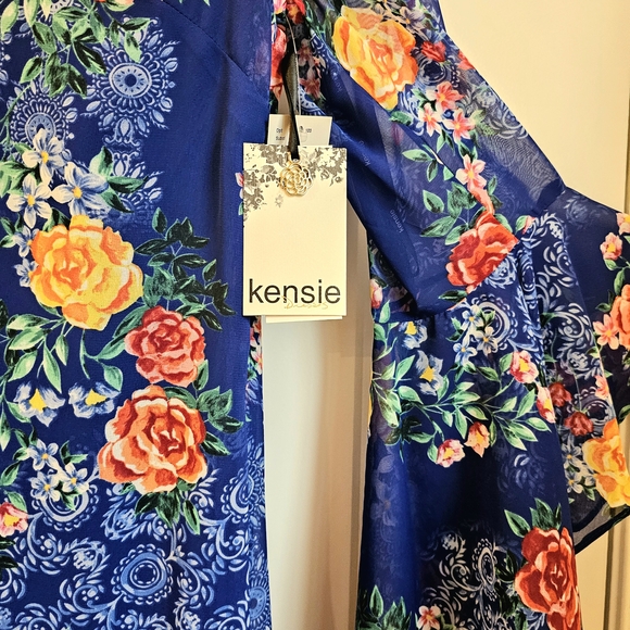 Kensie Blue Floral Women's Top - Picture 3 of 8
